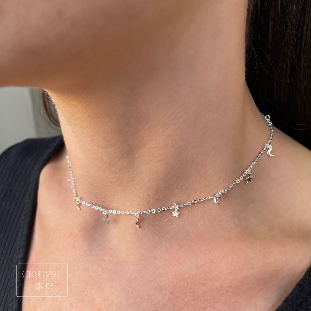 Choker Delicada Estrela e Lua Lisa Prateada